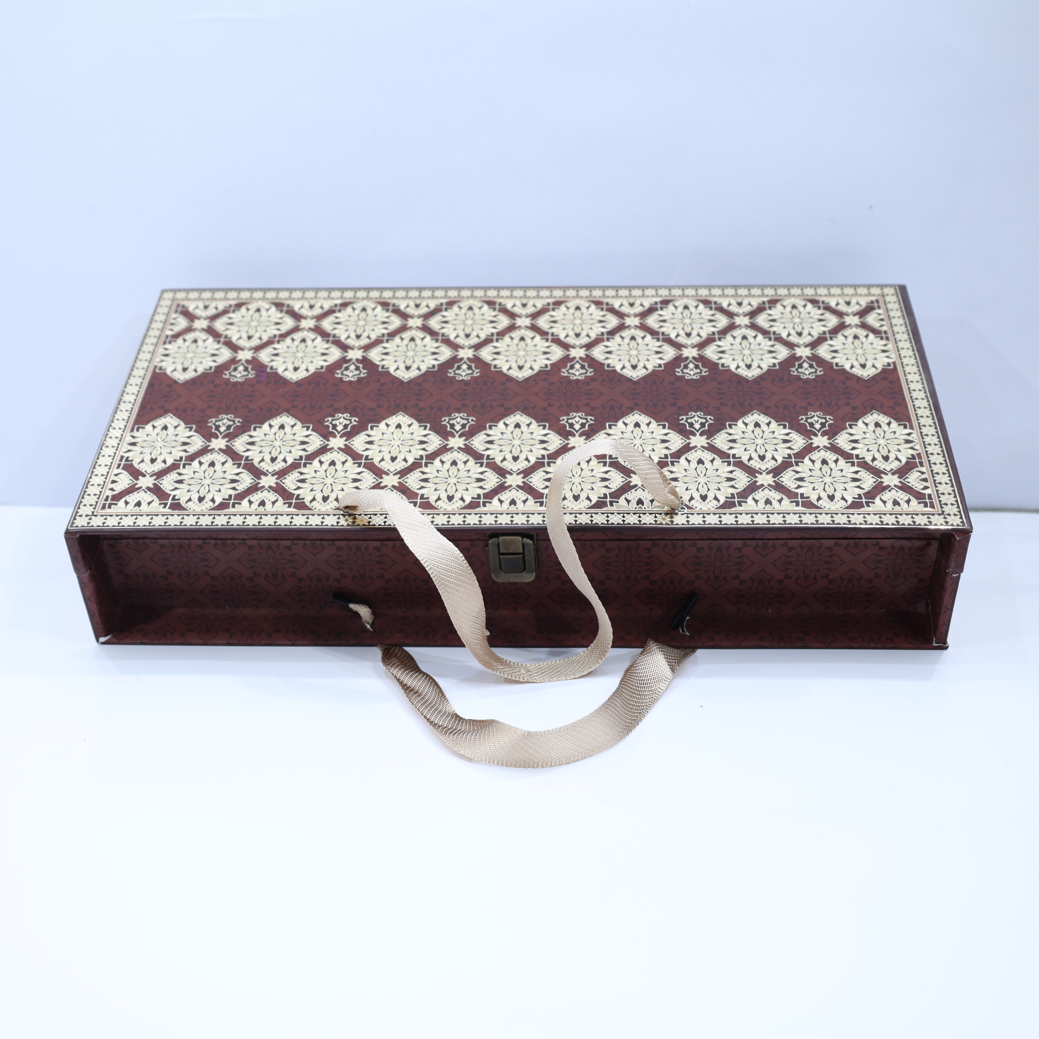 MADNALA MDF HANDLE BOX 4 TIN JARS 100 GRAMS MDF BAG BOX SCODIX FOILED
