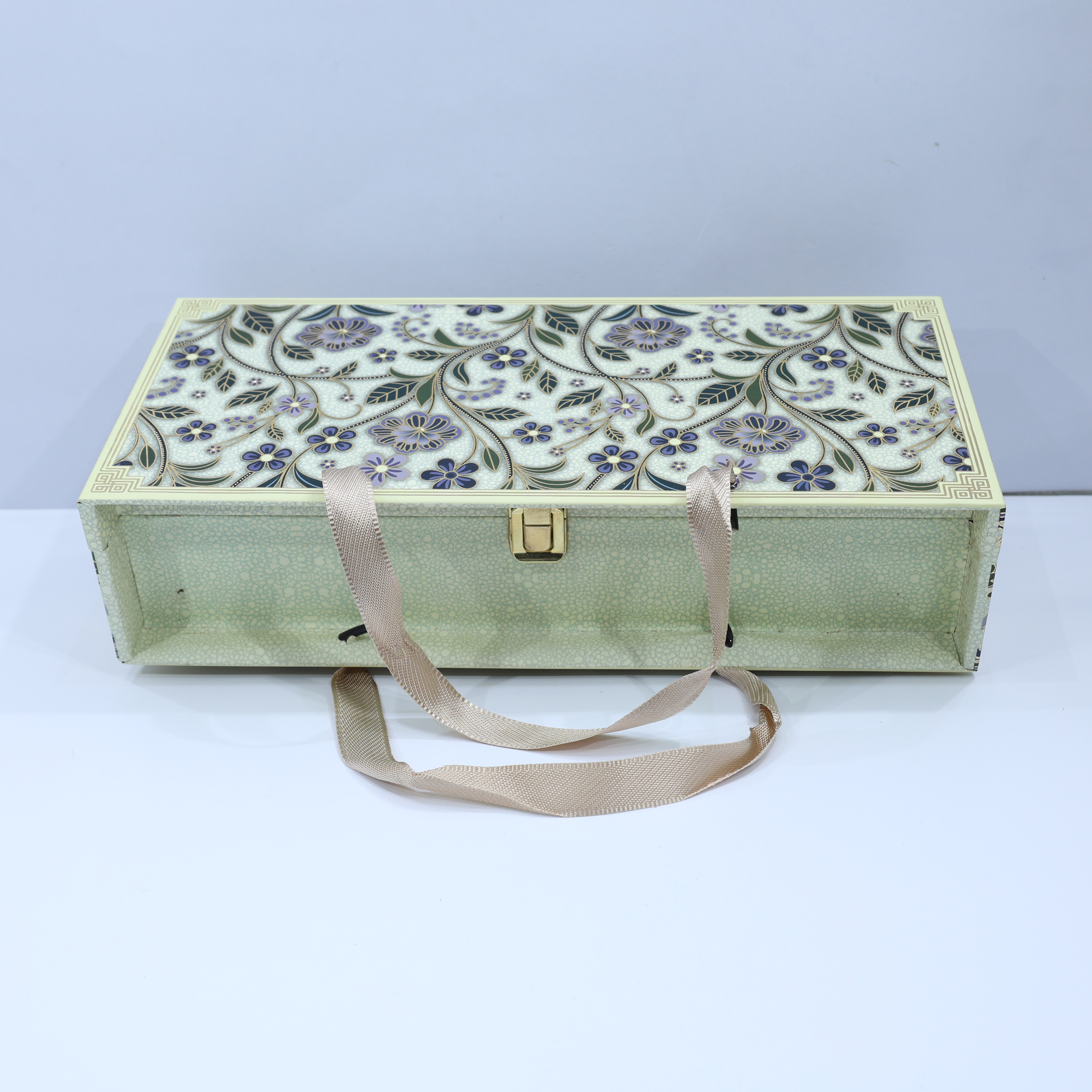 FLORAL MDF HANDLE BOX WITH 3 TIN JARS100 GRAMS MDF BAG BOX SCODIX FOILED