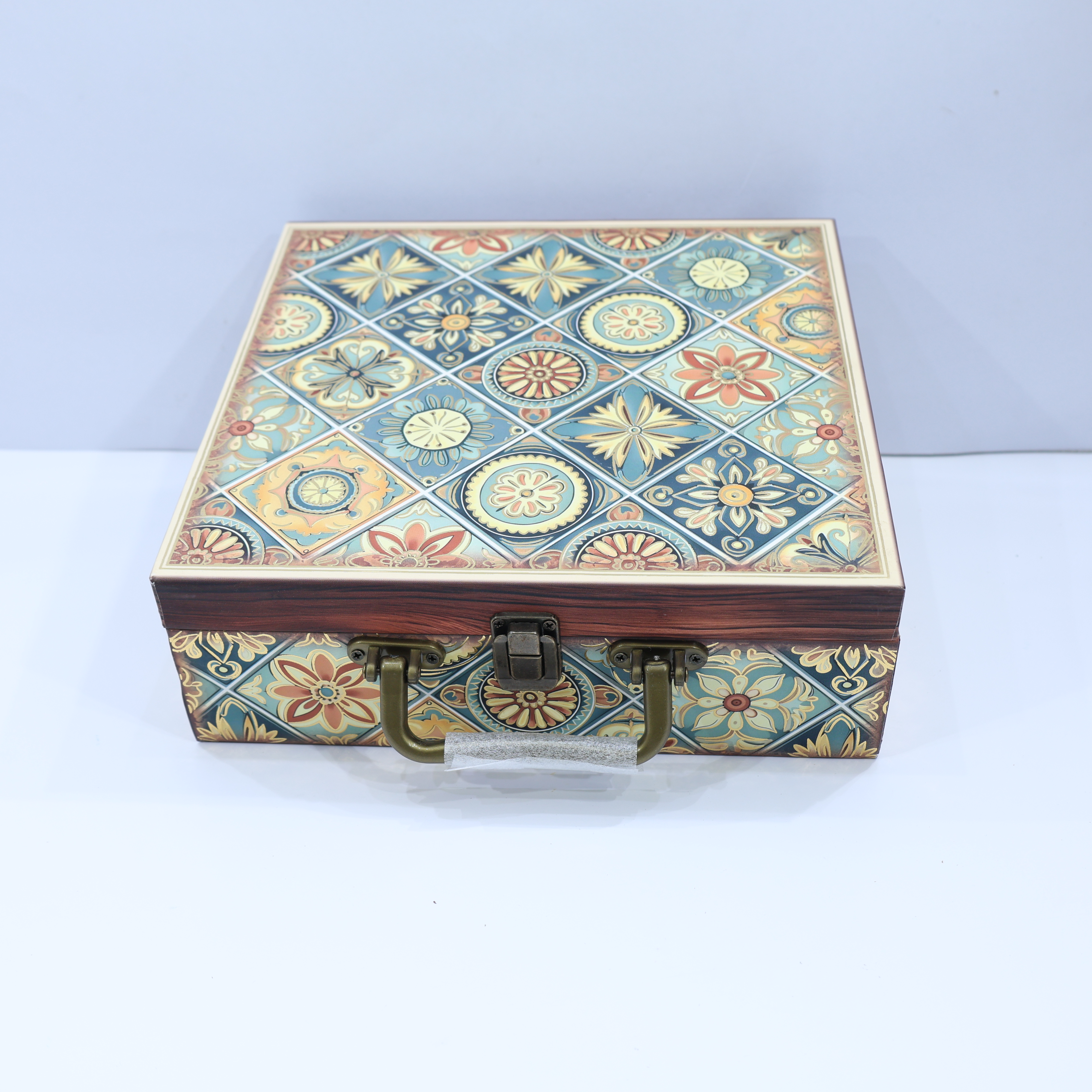 ROYAL HERITAGE MDF BOX WITH 4 JARS SCODIX FOILED 150 GRAMS-200GRAMS