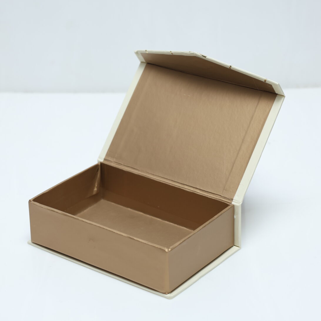 Premium 6 Cavity Magnetic Rigid Gift Box – Luxury Kappa Board Box (4 x 6 x 1.5 inch)